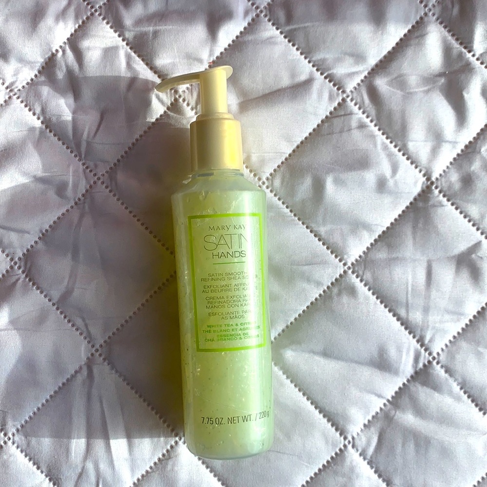 Brand new satin smoothie refining Shea scrub